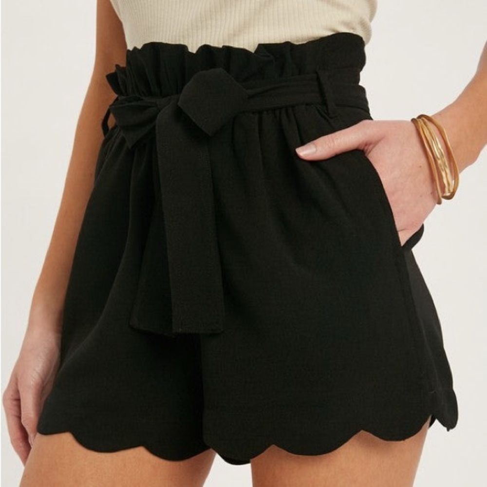 Black Scallop Tie Waist Shorts